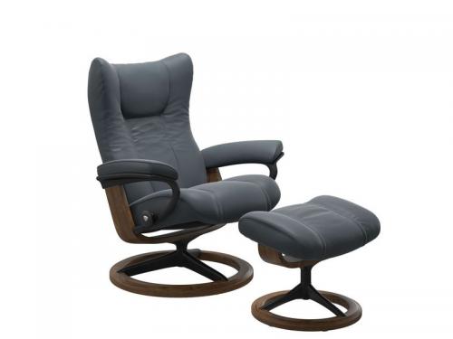 Stressless Wing (M) Signature Chair with Footstool 